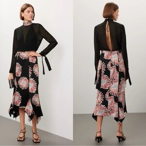 Obando Floral Chiffon Overlay handkercheif hem Dress Size: 6